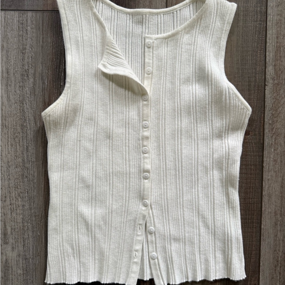 Sleeveless Ribbed Button-Up Top - Cream